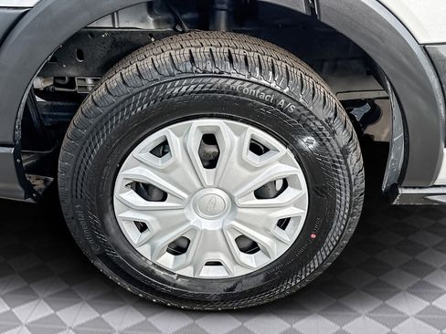 Used 2023 Ford E-Transit Low Roof image 29