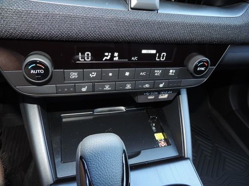 New 2026 Subaru Outback Premium image 18