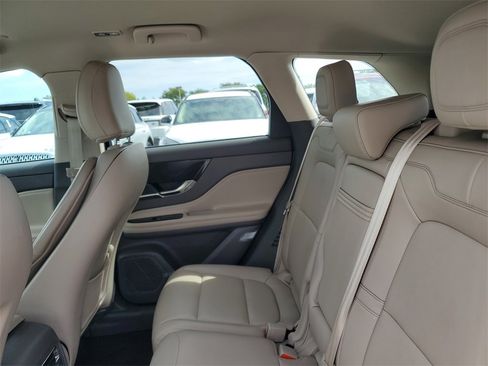 Used 2022 Lincoln Corsair FWD image 11