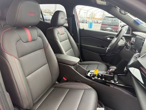 Used 2025 Chevrolet Trax RS w/ Driver Confidence Package FWD image 35