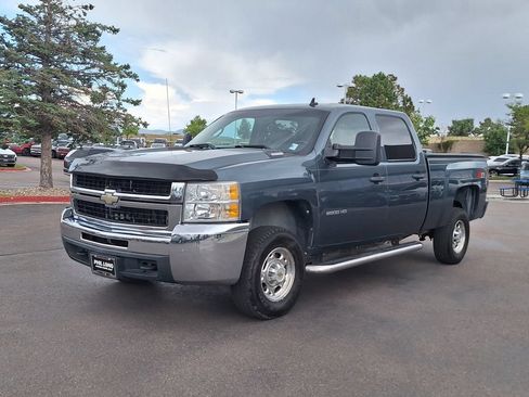 Used 2010 Chevrolet Silverado 2500 LT w/ Interior Plus Package AWD/4WD image 7