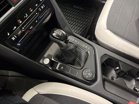 New 2025 Volkswagen Taos SE image 14