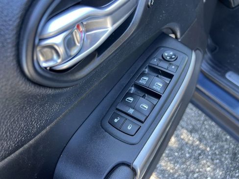 Used 2020 Jeep Cherokee Limited w/ Trailer Tow Group image 16