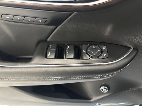 Used 2022 Buick Envision Avenir w/ Premium Seat Package AWD/4WD image 29