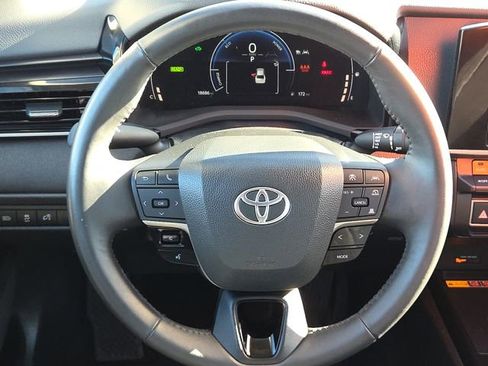 Used 2025 Toyota Camry LE image 15