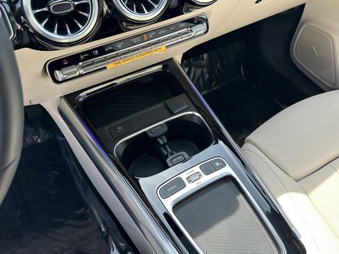 Certified 2025 Mercedes-Benz GLA 250 image 32