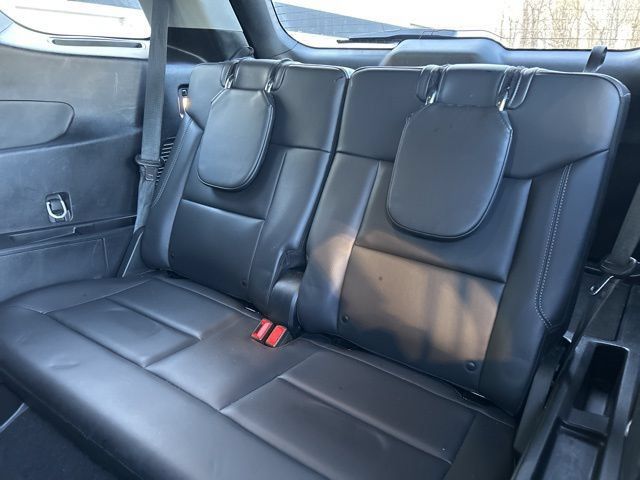 Used 2023 Ford Explorer XLT w/ Equipment Group 202A AWD/4WD image 28