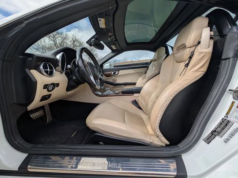 Used 2016 Mercedes-Benz SLK 300 image 12