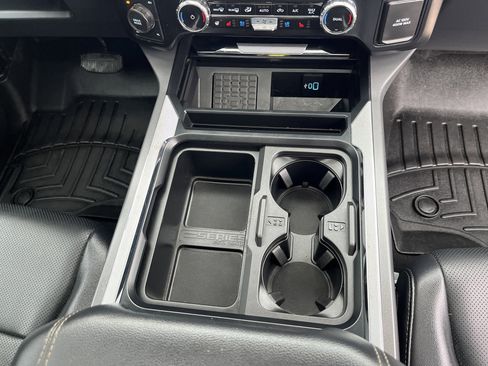 Used 2024 Ford F250 Lariat w/ Black Appearance Package image 19