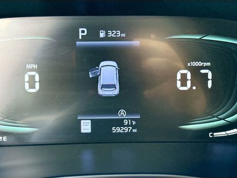 Used 2024 Kia Soul LX w/ Option Group 015 FWD image 12