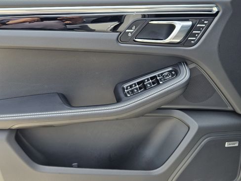 Certified 2026 Porsche Macan GTS image 22
