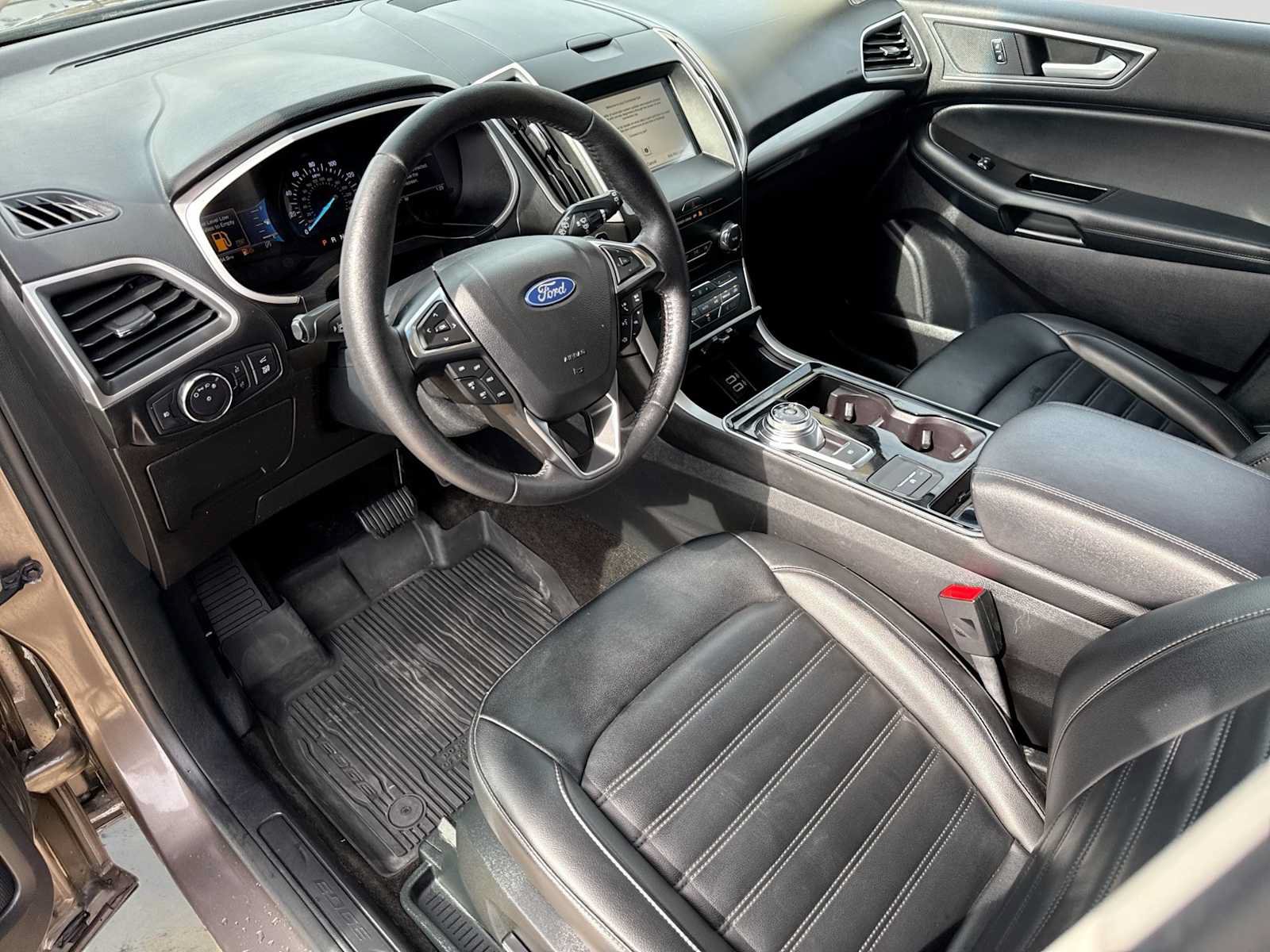 Used 2019 Ford Edge SEL w/ Equipment Group 201A AWD/4WD image 2