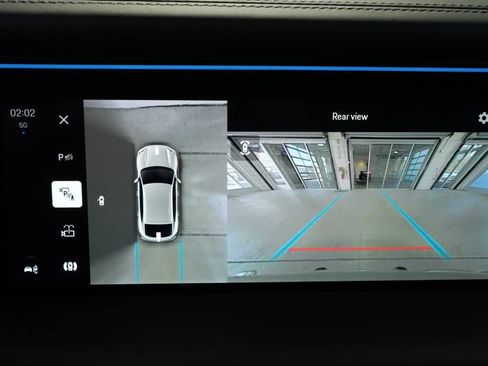 Certified 2025 Porsche Macan 4S Electric AWD/4WD image 20