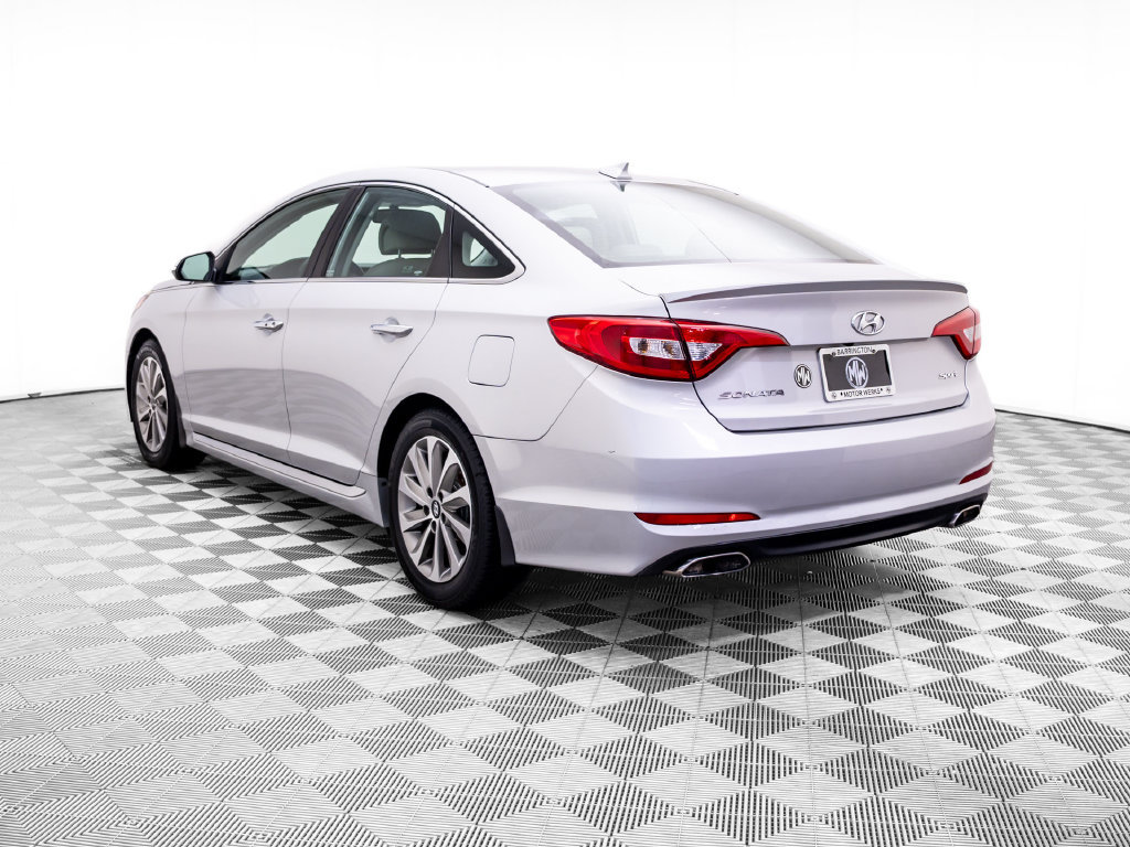 Used 2015 Hyundai Sonata Sport w/ Option Group 03 FWD image 3