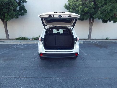 Used 2015 Toyota Highlander Plus FWD image 33