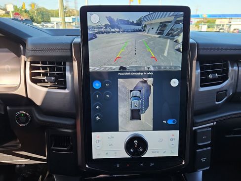 Used 2023 Ford F150 Lightning Lariat image 14