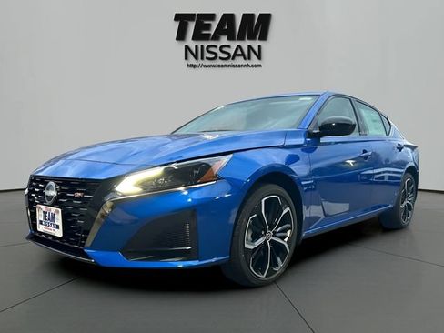 Certified 2025 Nissan Altima 2.5 SR w/ SR Premium Package AWD/4WD image 10