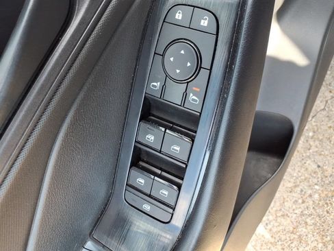 Used 2024 Nissan Rogue S FWD image 24