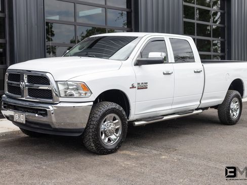 Used 2016 RAM 2500 Tradesman w/ Chrome Appearance Group AWD/4WD image 2