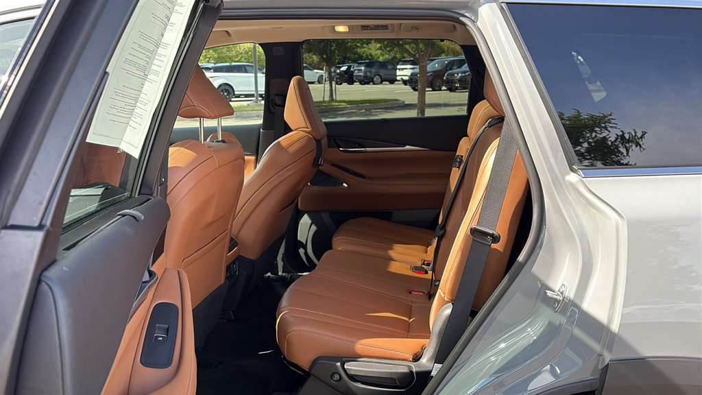 Used 2025 INFINITI QX60 Sensory w/ Vision Package AWD/4WD image 26