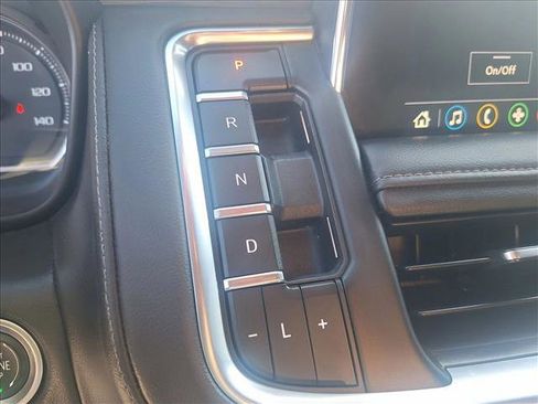 Used 2021 Chevrolet Suburban LT image 14