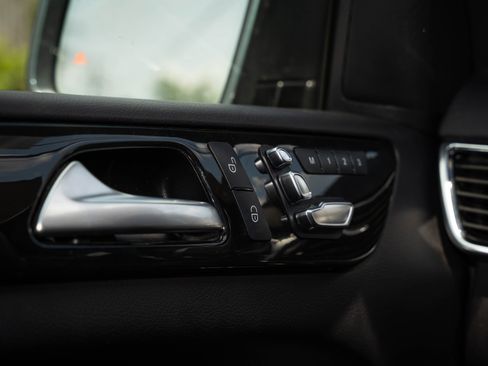Used 2018 Mercedes-Benz GLS 450 4MATIC image 27
