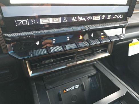 New 2024 GMC Hummer EV 2X w/ Extreme Off-Road Package image 28