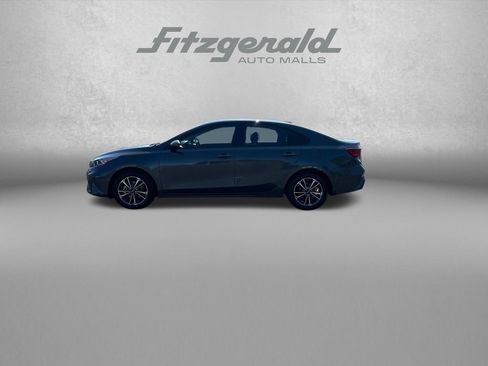 Used 2024 Kia Forte LXS w/ LXS Technology Package FWD image 4