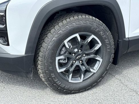 New 2026 Chevrolet Equinox ACTIV w/ Convenience Package III AWD/4WD image 17