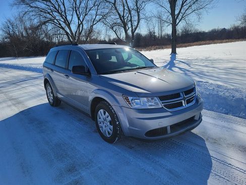 Used 2019 Dodge Journey SE image 5