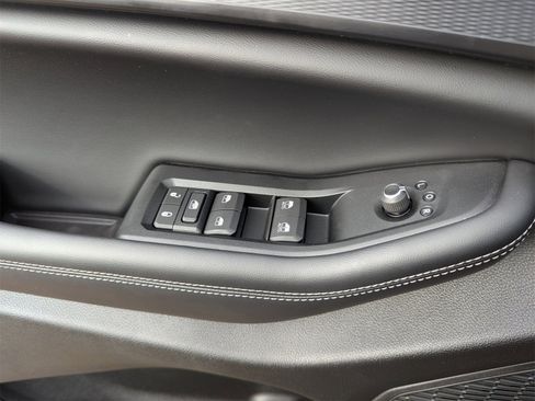 New 2025 Jeep Grand Cherokee Altitude image 15