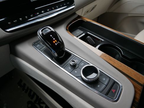 Certified 2023 Cadillac Escalade ESV Sport Platinum image 24