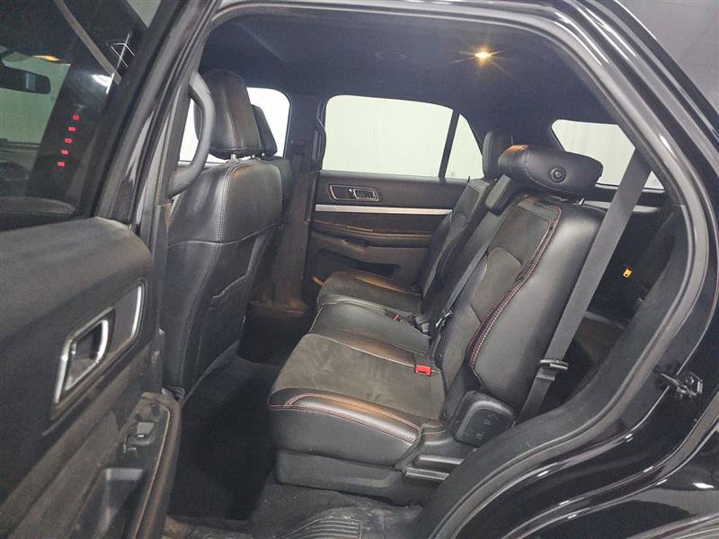 Used 2019 Ford Explorer XLT w/ Equipment Group 202A FWD image 11