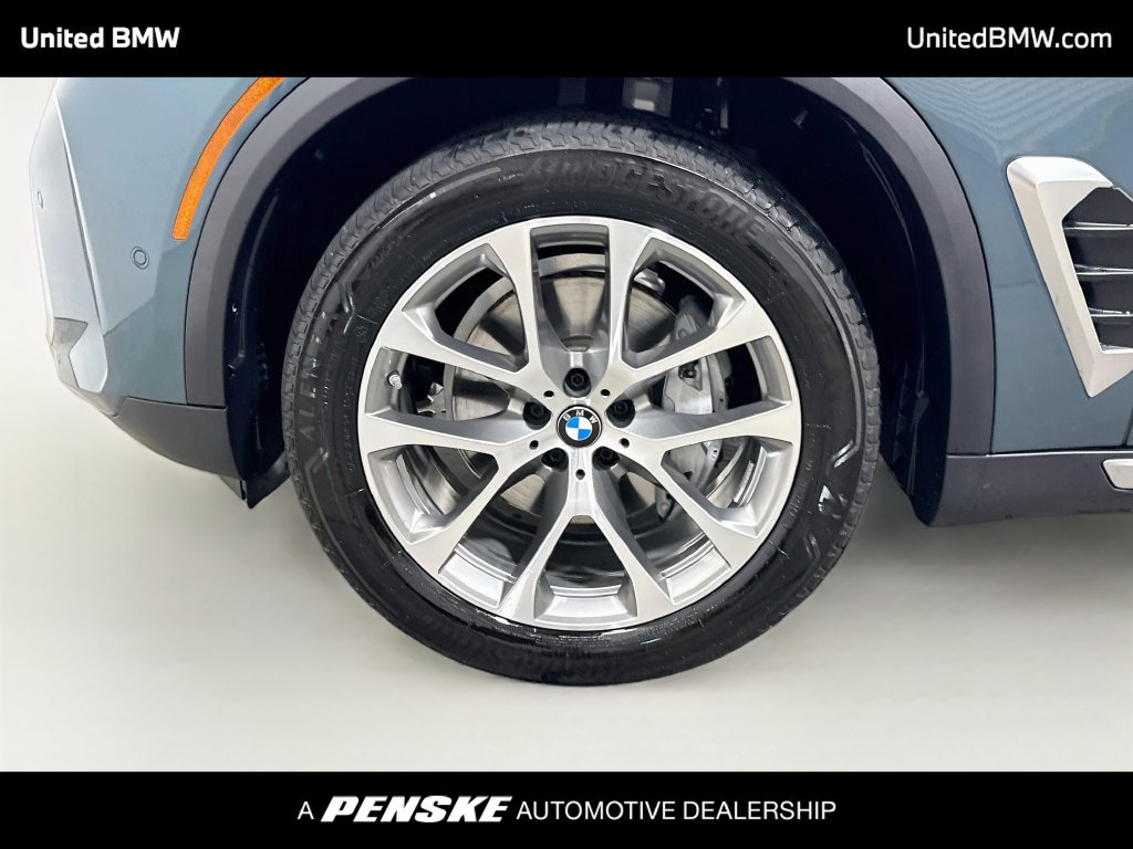 Used 2026 BMW X5 xDrive40i w/ Premium Package AWD/4WD image 9