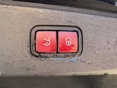 Used 2015 Mercedes-Benz E 350 4MATIC Sedan image 9