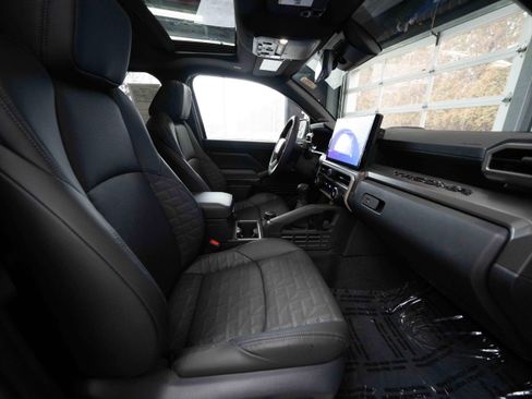 Certified 2025 Toyota Tacoma TRD Off-Road w/ TRD Off Road Premium Package image 26