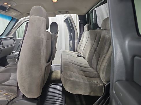 Used 2003 Chevrolet Silverado 2500 LS image 17