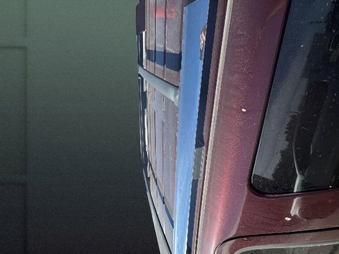 Used 2010 Lincoln Navigator image 34