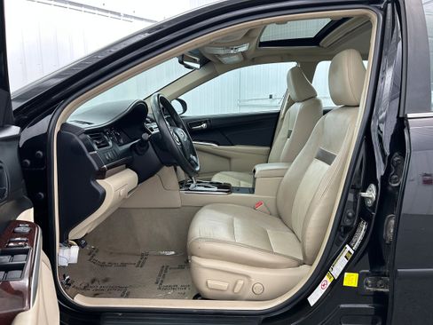 Used 2013 Toyota Camry XLE FWD image 4