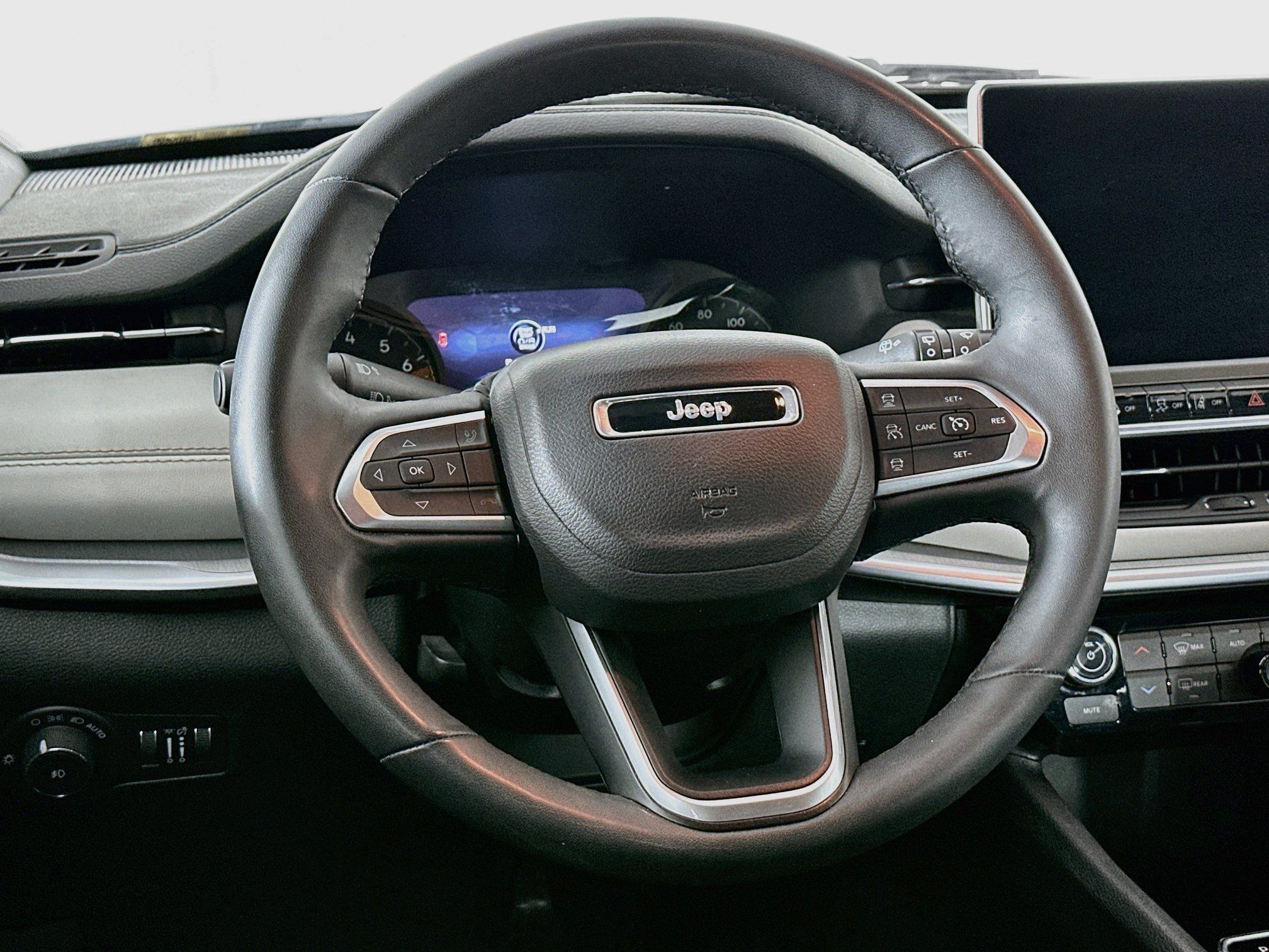 Used 2025 Jeep Compass Limited AWD/4WD image 18