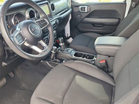 Used 2023 Jeep Gladiator Overland image 7