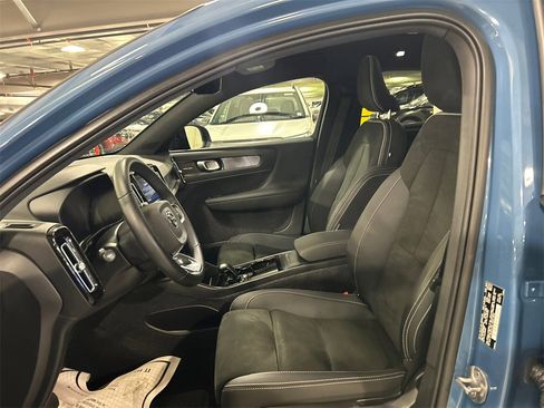 Certified 2023 Volvo C40 P8 Recharge Ultimate image 10