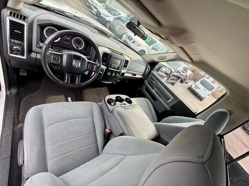 Used 2017 RAM 1500 Classic SLT AWD/4WD image 14