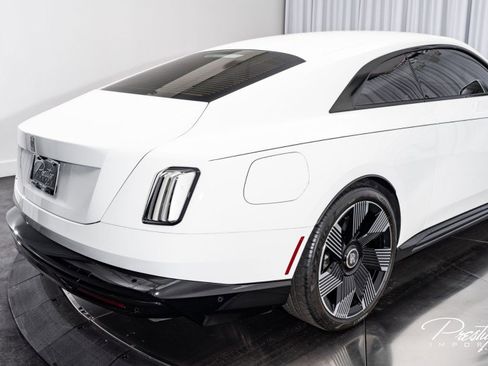 Used 2024 Rolls-Royce Spectre w/ Spectre Launch Package image 19