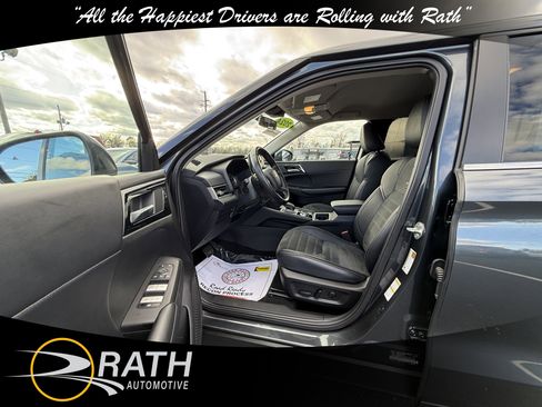 Used 2024 Mitsubishi Outlander SE image 11