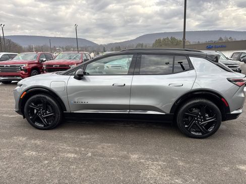 New 2026 Chevrolet Equinox EV RS image 7