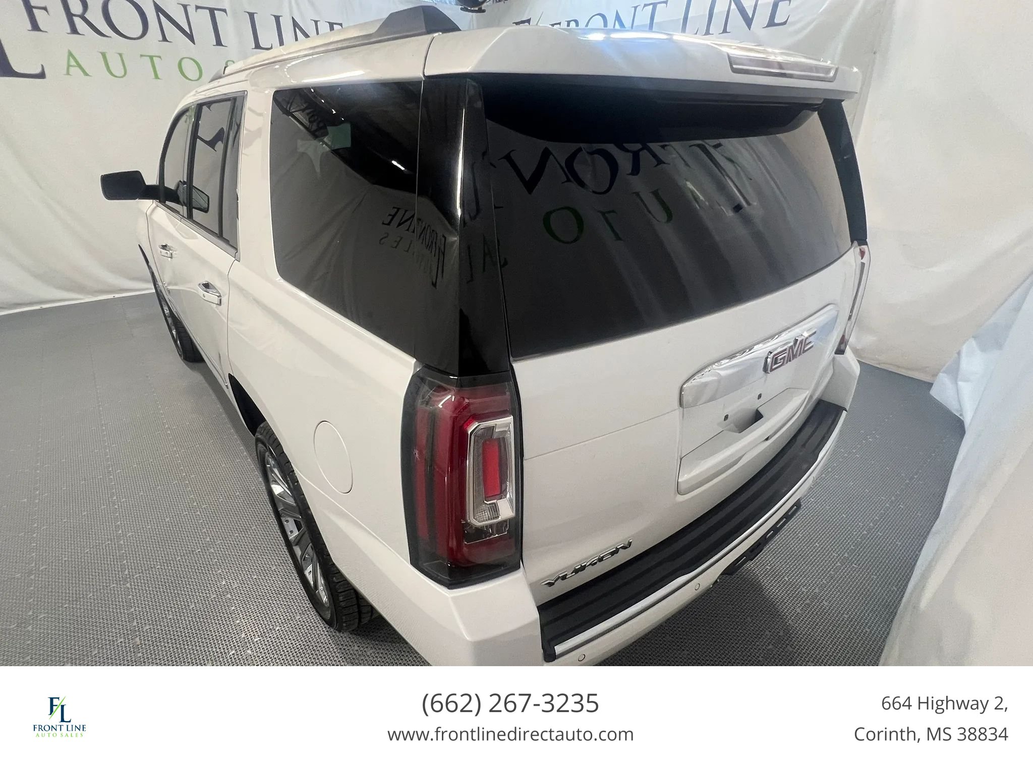 Used 2017 GMC Yukon Denali AWD/4WD image 5