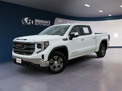 Used 2025 GMC Sierra 1500 SLT image 1
