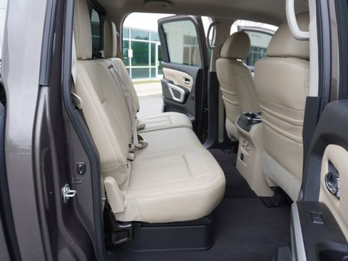 Used 2017 Nissan Titan SL AWD/4WD image 13