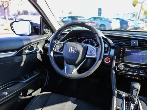 Used 2018 Honda Civic EX image 4